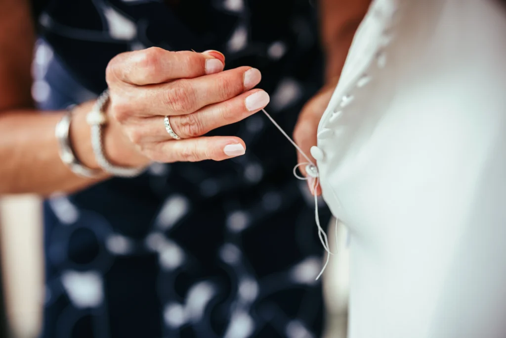 la trousse de couture, un accessoire incontournable pour les préparatifs de mariage
